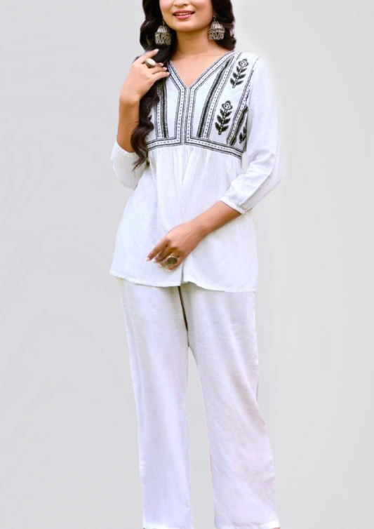 Elegant White Kurta Set with Embroidered Yoke – Women’s Ethnic Wear